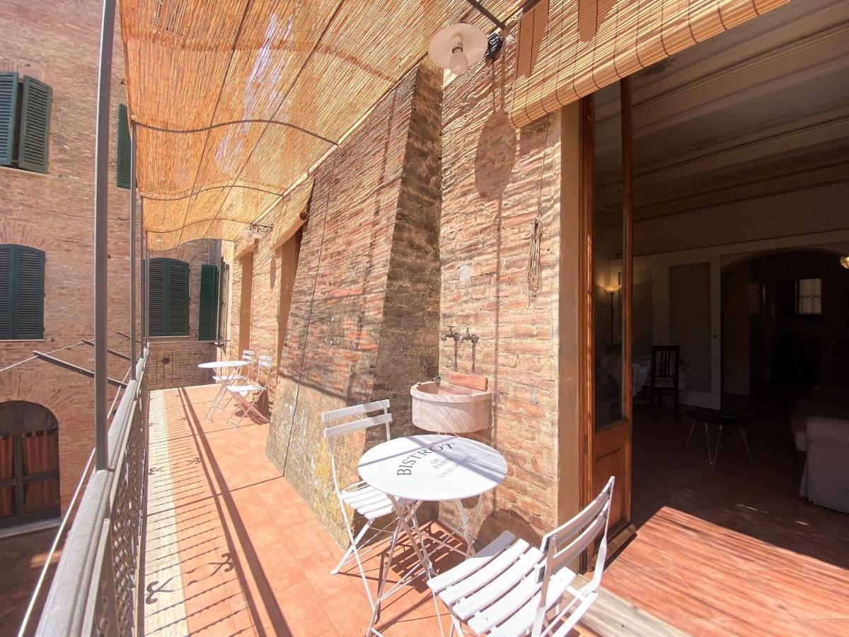 La Fonte-With Balcony Close By Piazza Del Campo シエーナ エクステリア 写真