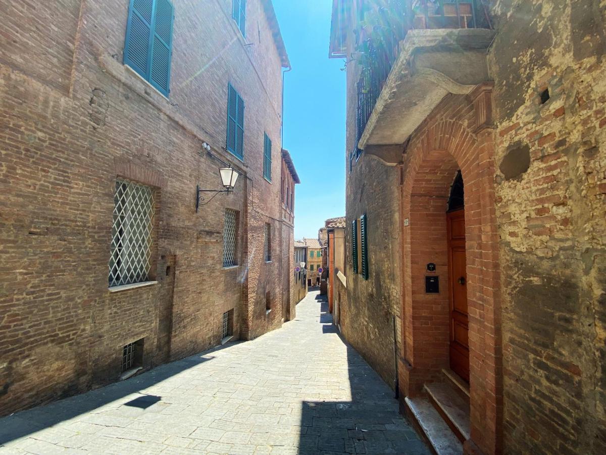 La Fonte-With Balcony Close By Piazza Del Campo シエーナ エクステリア 写真